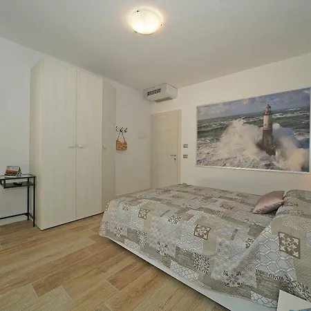 La Luna Nel Apartamento